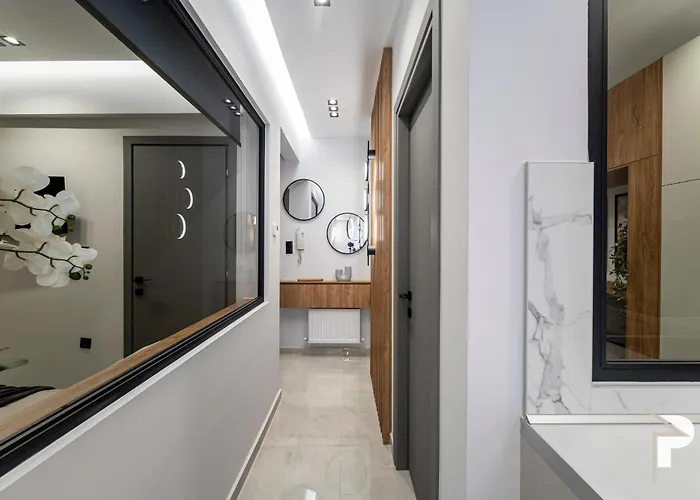 Modern Arch Of Galerius Appartement